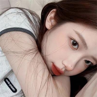 美女荒野逃亡